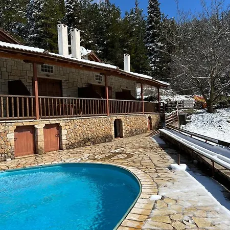 Chalet Royal Agia Varvara 샬레 *