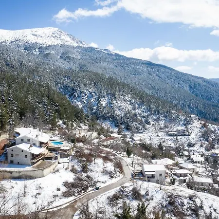 Chalet Royal Agia Varvara * 아크라타