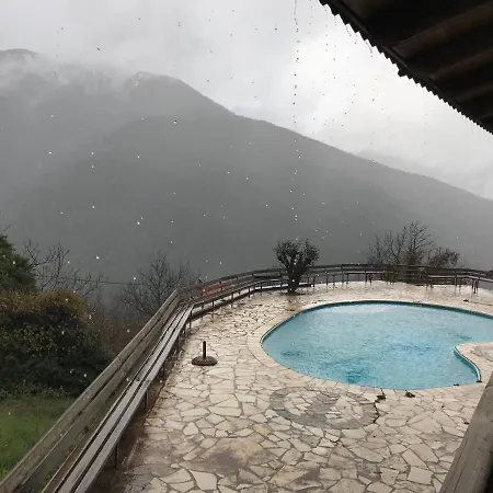 Chalet Royal Agia Varvara 샬레 아크라타