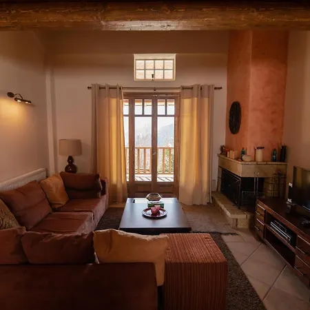 Chalet Royal Agia Varvara * 아크라타