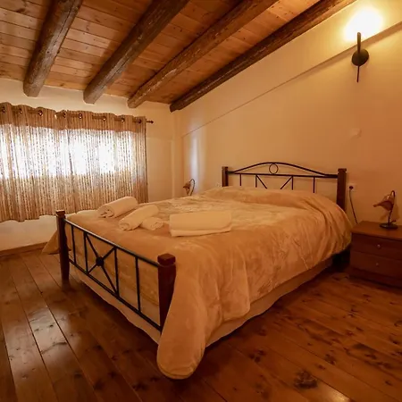 Chalet Royal Agia Varvara 아크라타