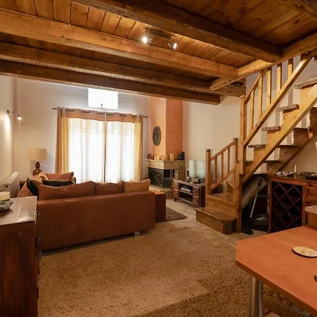 Chalet Royal Agia Varvara 샬레 아크라타